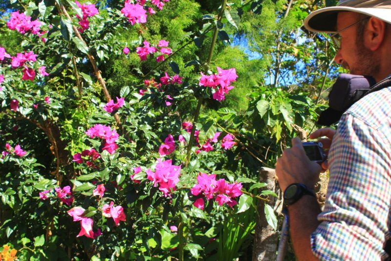 Essential El Salvador - 10024 - Ruta de las Flores - Taking photos