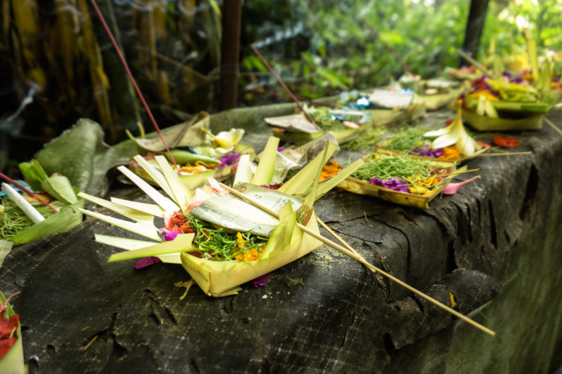 18268 - Indonesia - Temple Blessings