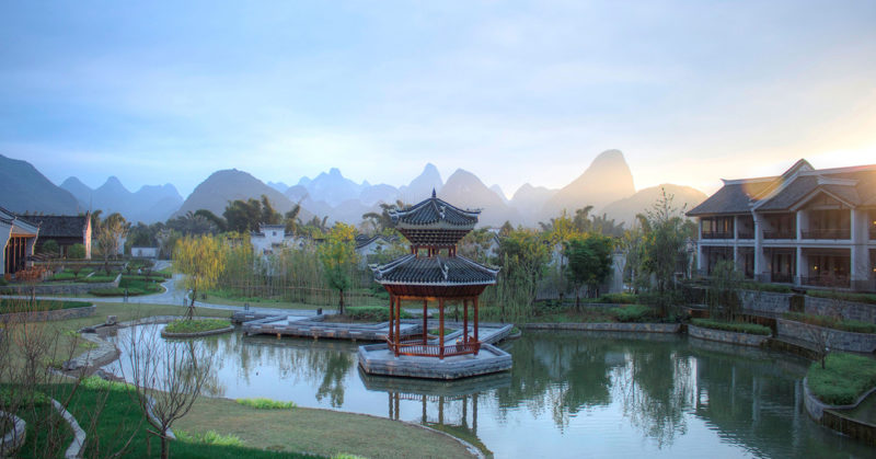 China - Guilin - 18262 - Banyan Tree Resort Yangshuo - Lake side